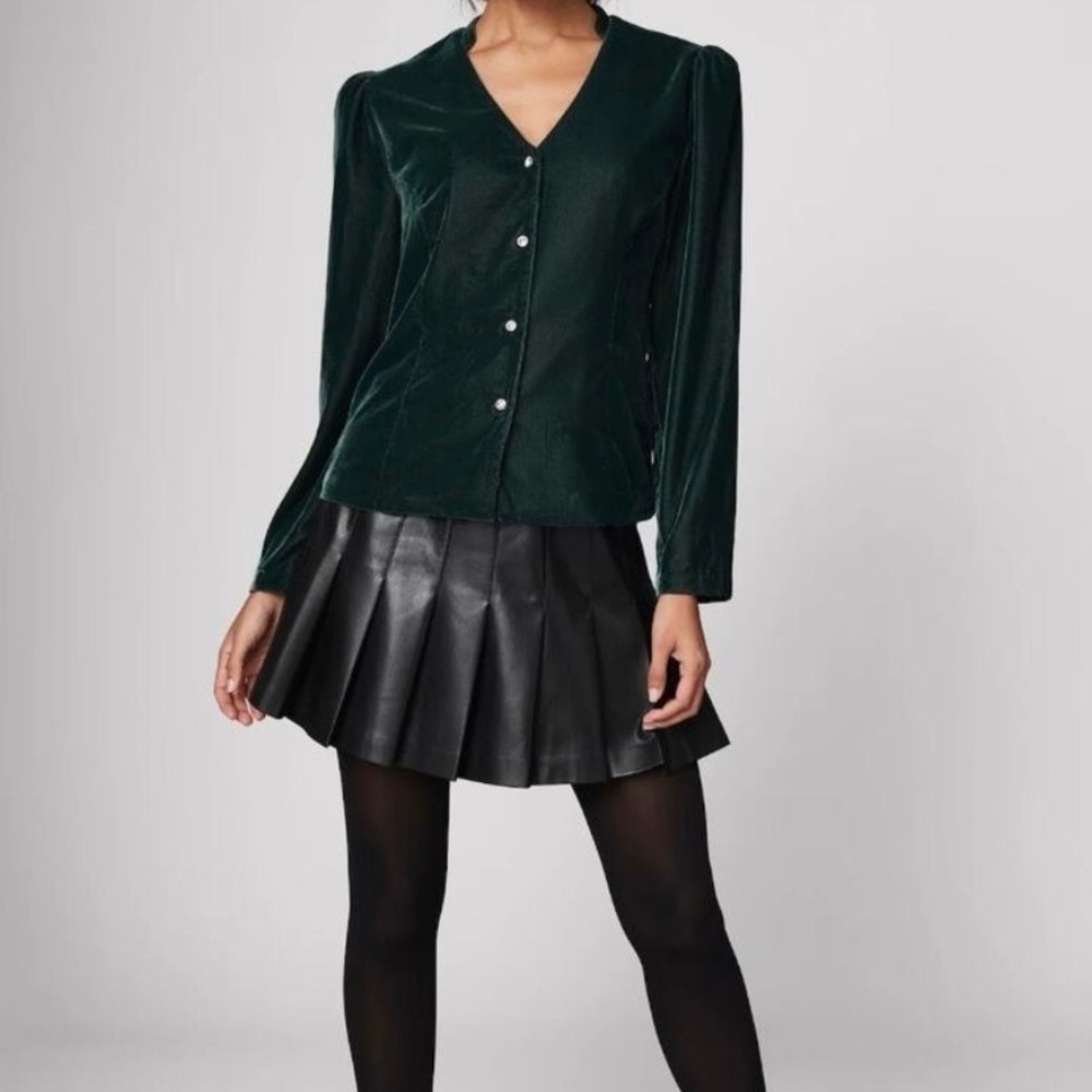 UNTUCKit Gabby velvet shirt size S